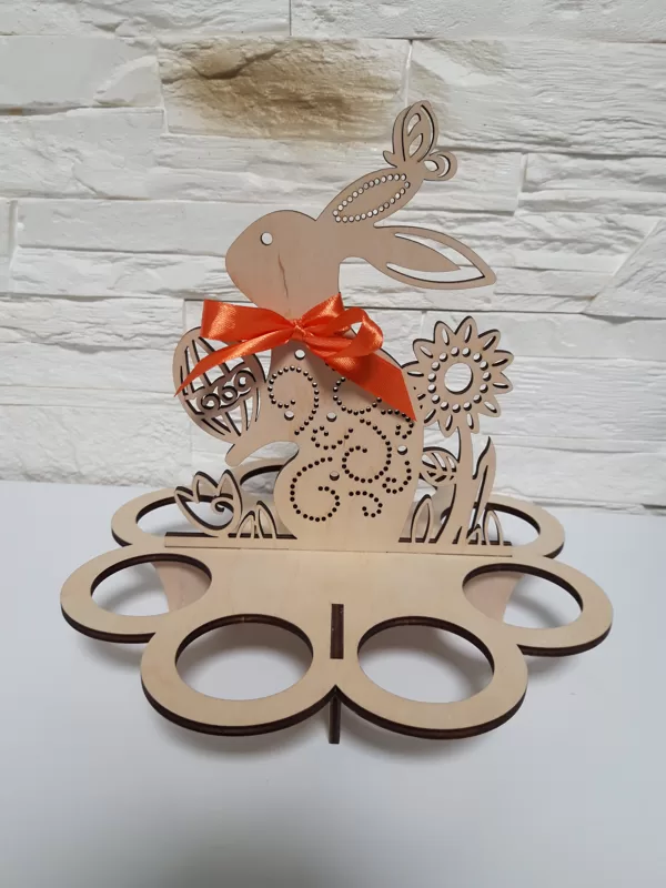 PĒC PASŪTĪJUMA. Koka olu turētājs 8 olām, izmērs 20x20x20cm, cena 7,00 Eur.