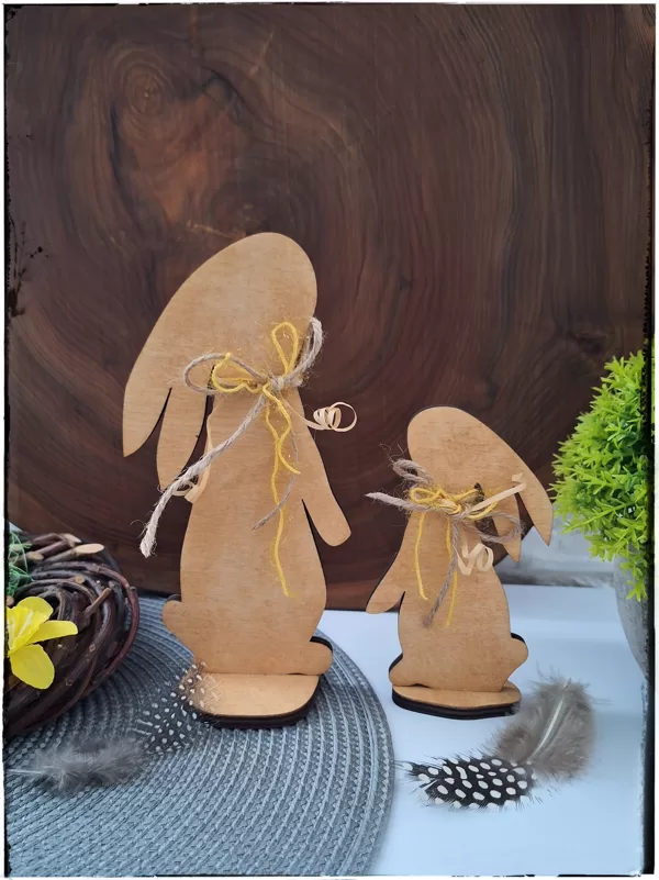 Zaķēne ar zaķēnu, zaķēnes augstums 19cm, cena 5,00 Eur.